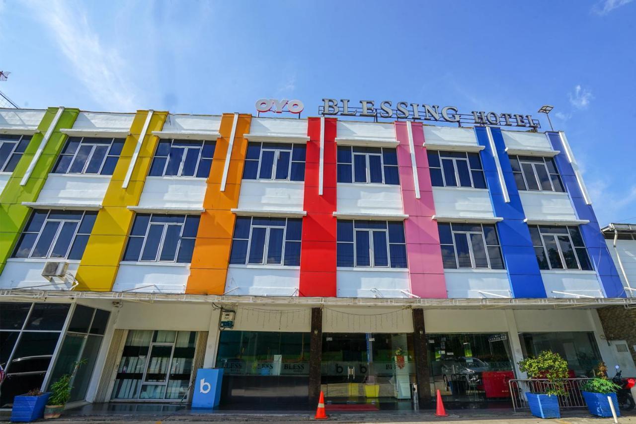 Vaccinated Staff - OYO 575 Blessing Hotel Palembang Exterior foto
